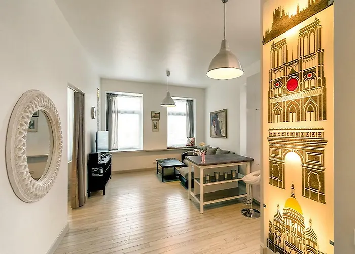 Vilnius Apartment With Stained Glass